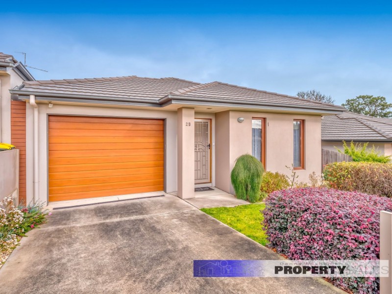 2b Boolarra Avenue, Newborough VIC 3825