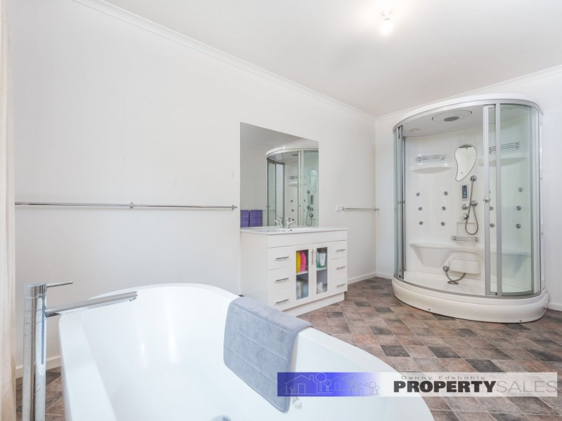 227 Coalville Road, Moe South VIC 3825