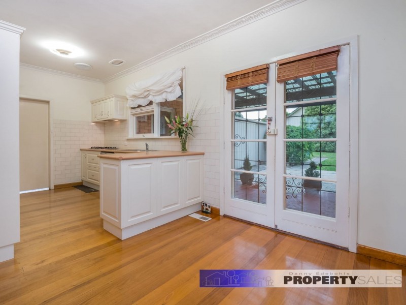 24 Chamberlain Road, Newborough VIC 3825
