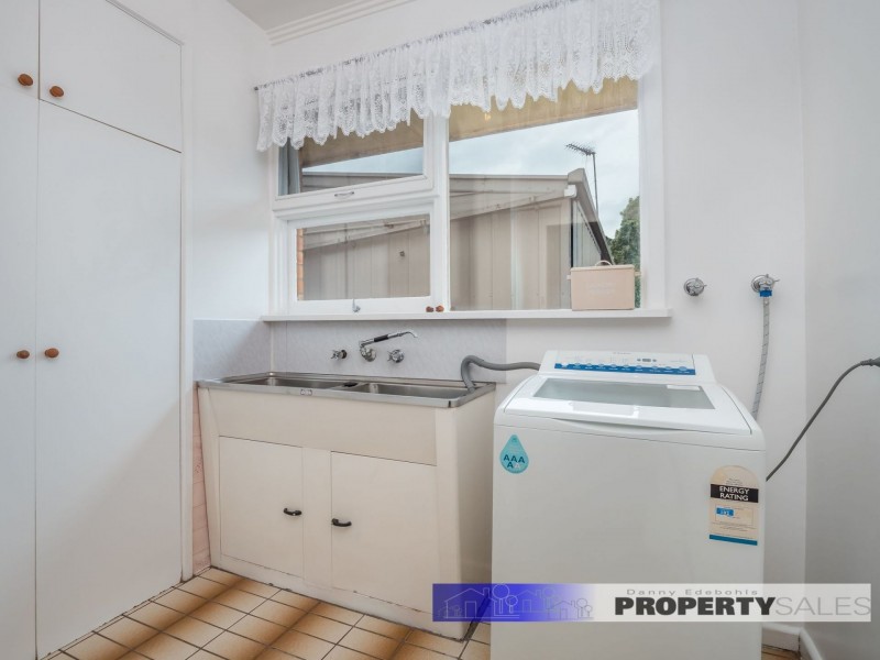 24 Chamberlain Road, Newborough VIC 3825