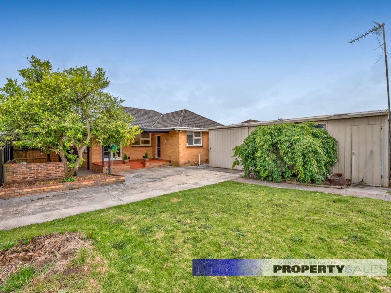 24 Chamberlain Road, Newborough VIC 3825