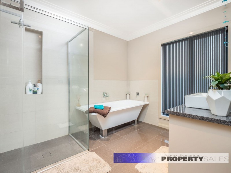 9 Ashlyn Parade, Moe VIC 3825