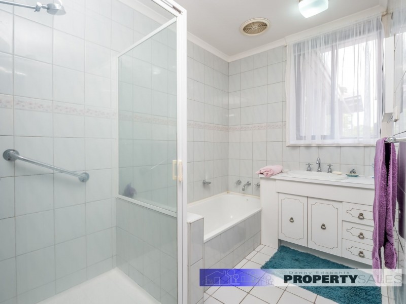 17 Newark Avenue, Newborough VIC 3825