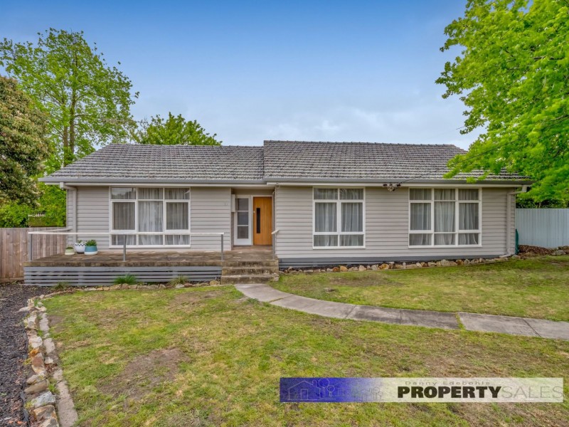 19 Murray Road, Newborough VIC 3825