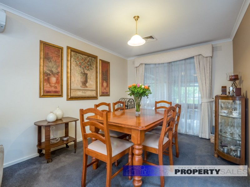 5 Phelps Court, Newborough VIC 3825