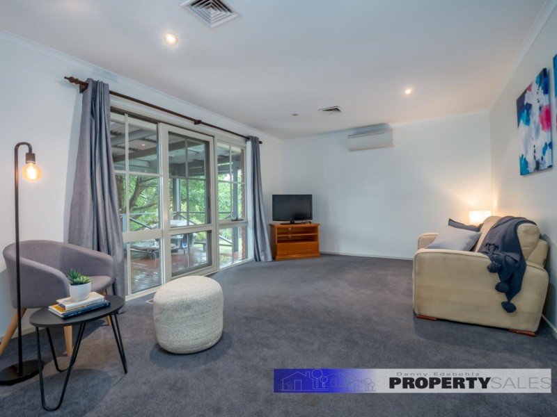 5 Phelps Court, Newborough VIC 3825
