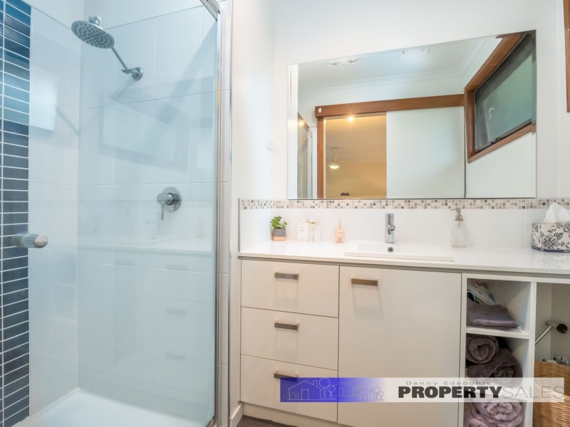 5 Phelps Court, Newborough VIC 3825