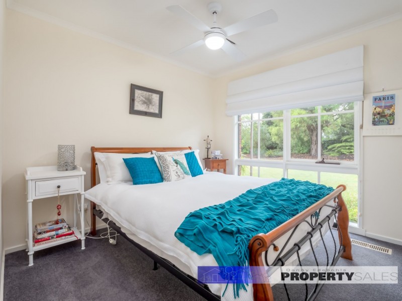 5 Phelps Court, Newborough VIC 3825
