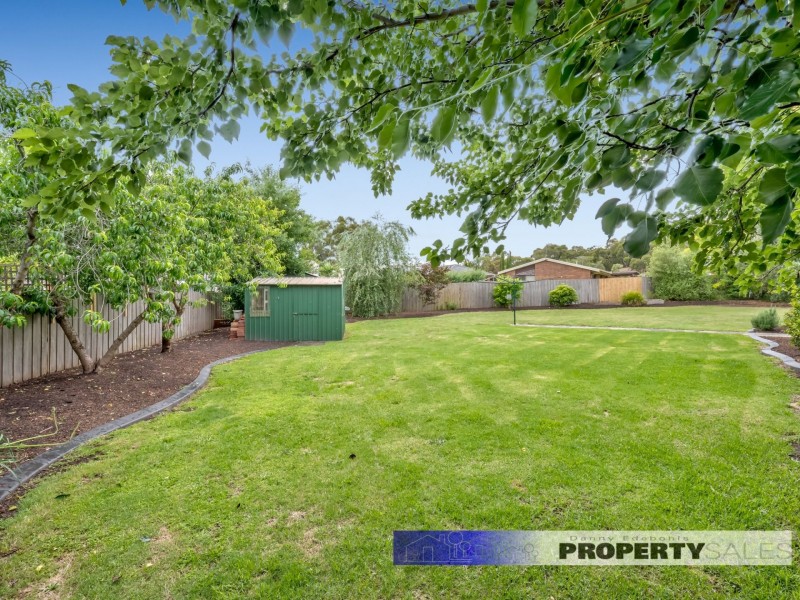 5 Phelps Court, Newborough VIC 3825
