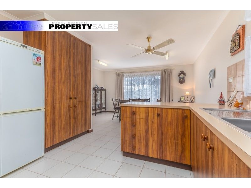 5 Randall Crescent, Moe VIC 3825