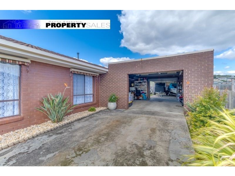 5 Randall Crescent, Moe VIC 3825