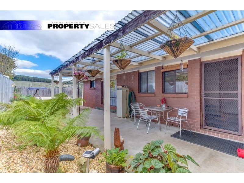 5 Randall Crescent, Moe VIC 3825