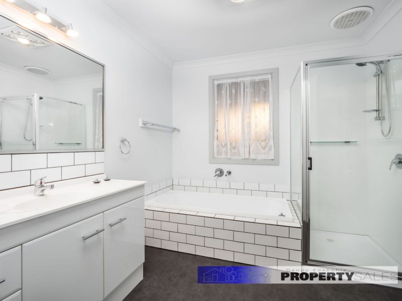 18 Ellinbank Street, Newborough VIC 3825
