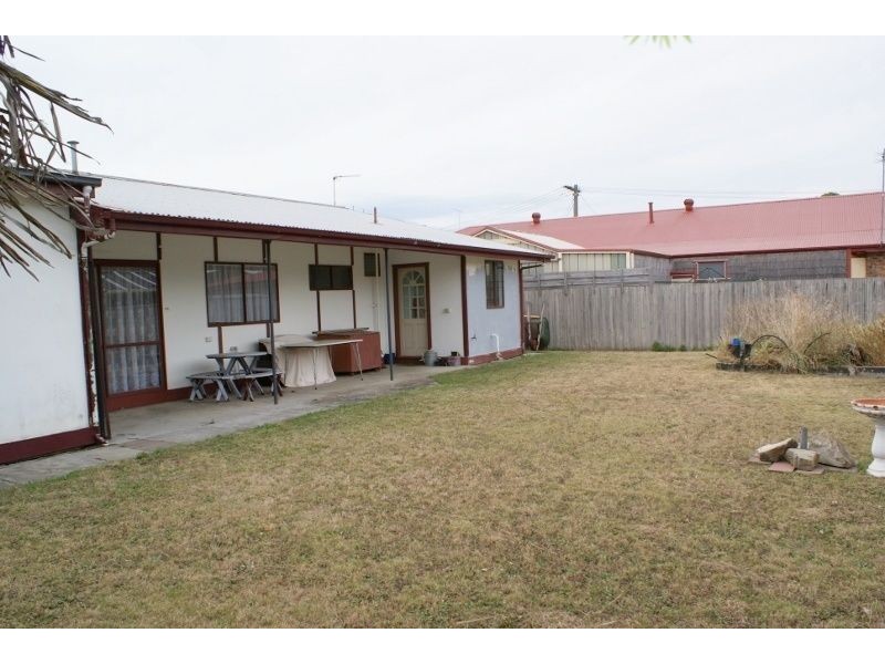 24 Hunter Street, Moe VIC 3825