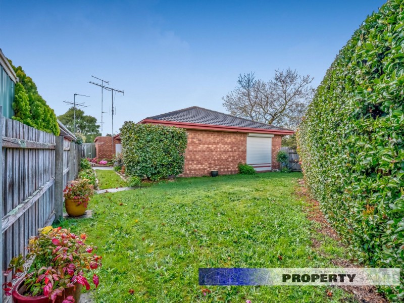 2/3 Hall Court, Newborough VIC 3825