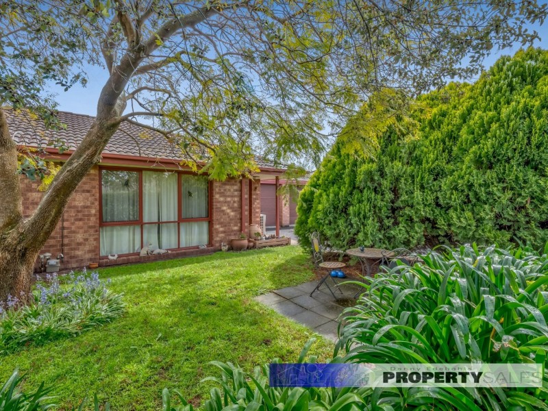 2/3 Hall Court, Newborough VIC 3825