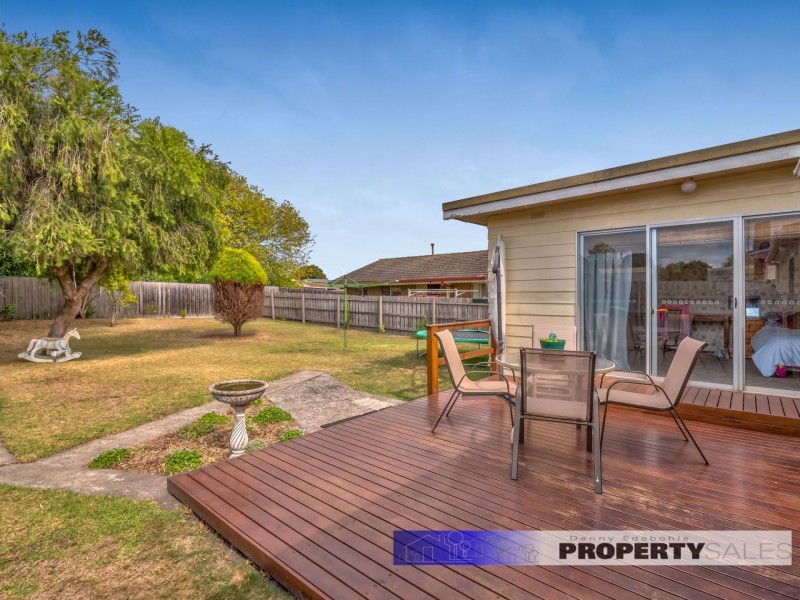 17 Mirboo Street, Newborough VIC 3825