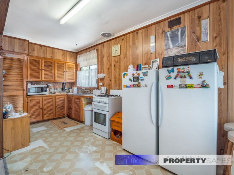 28 Alexander Avenue, Moe VIC 3825