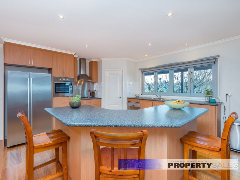 8 Rita Court, Newborough VIC 3825