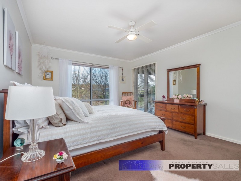 8 Rita Court, Newborough VIC 3825