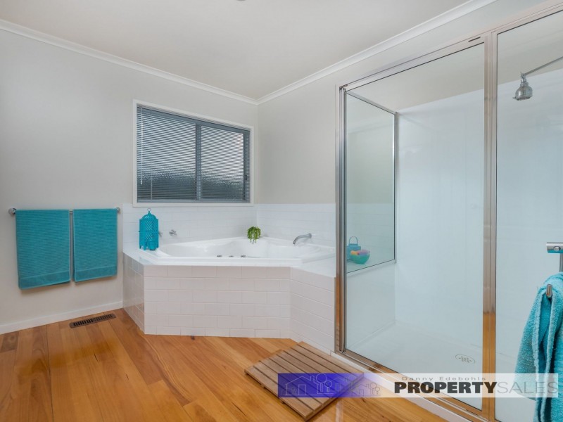 8 Rita Court, Newborough VIC 3825