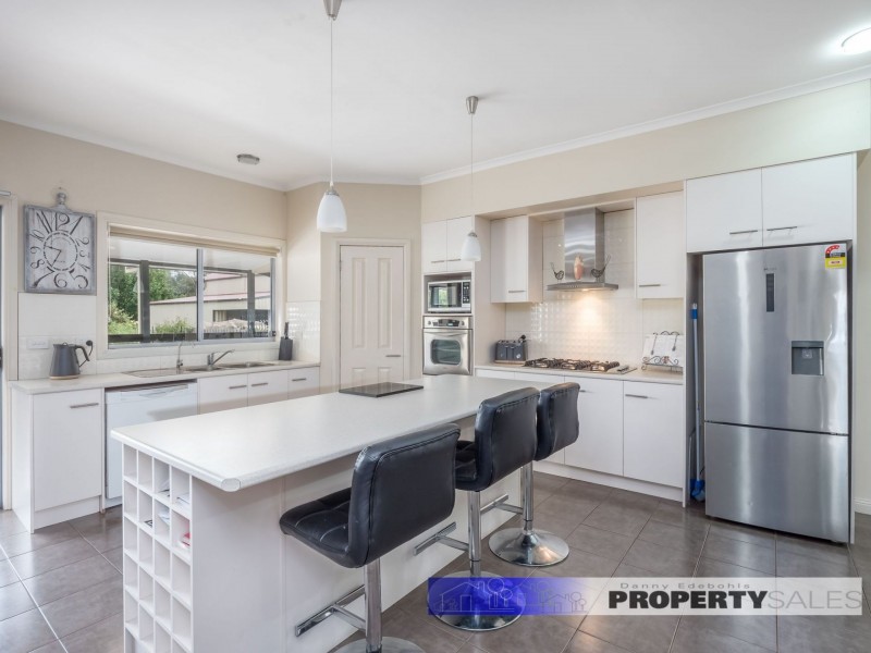 77 Chamberlain Road, Newborough VIC 3825