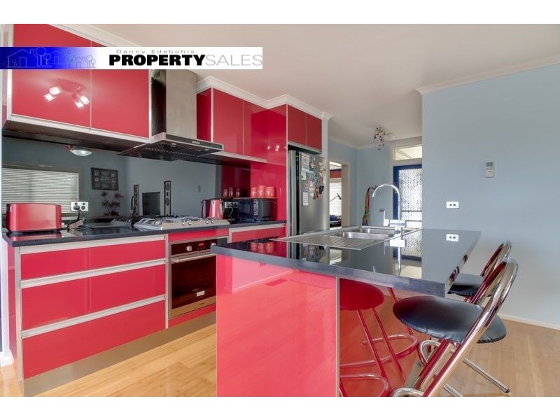 33 Shanahan Parade, Newborough VIC 3825