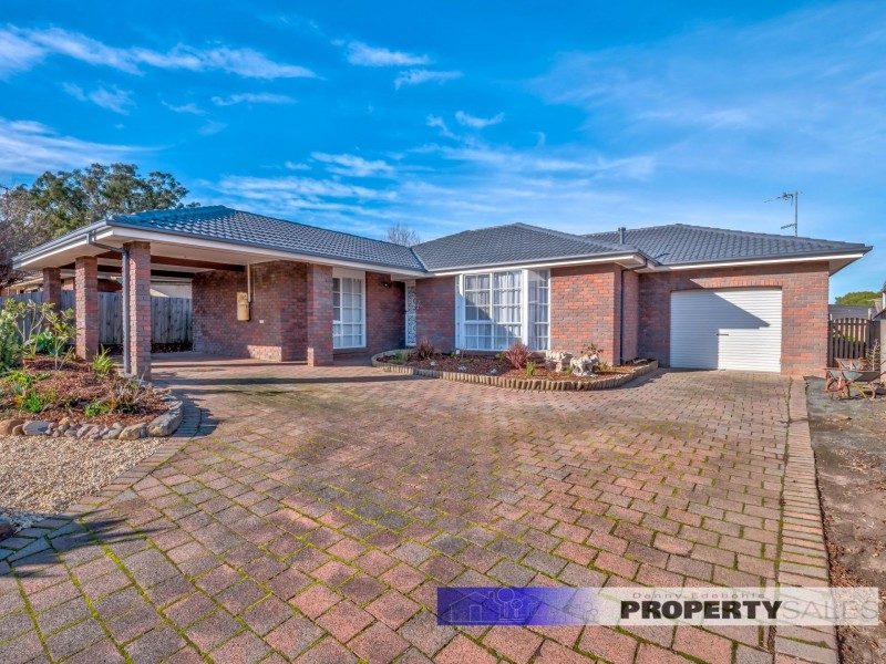 16 Crowe Court, Newborough VIC 3825