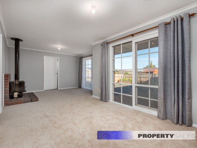 16 Crowe Court, Newborough VIC 3825