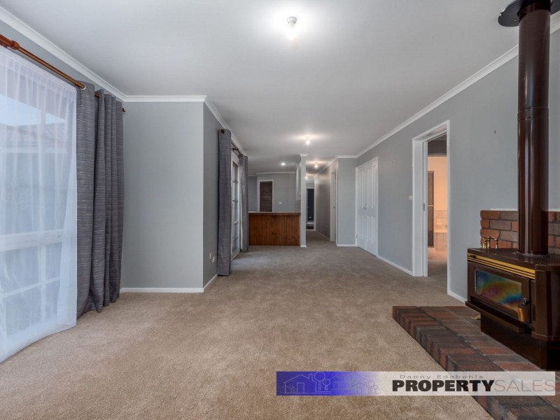 16 Crowe Court, Newborough VIC 3825