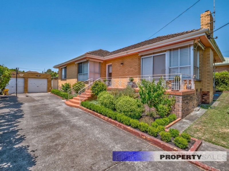 24 Law Street, Newborough VIC 3825