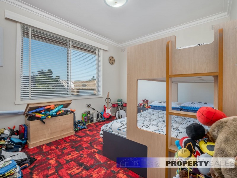 24 Law Street, Newborough VIC 3825