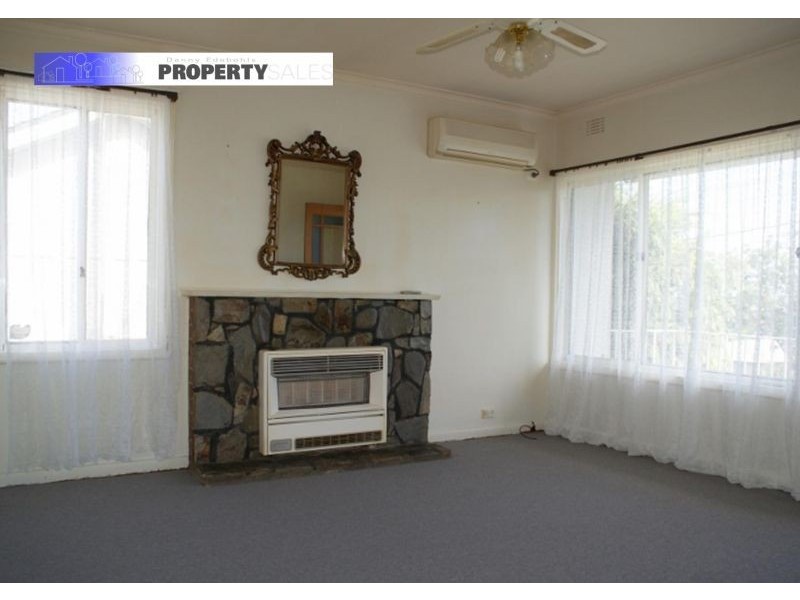 13 Elizabeth Street, Moe VIC 3825