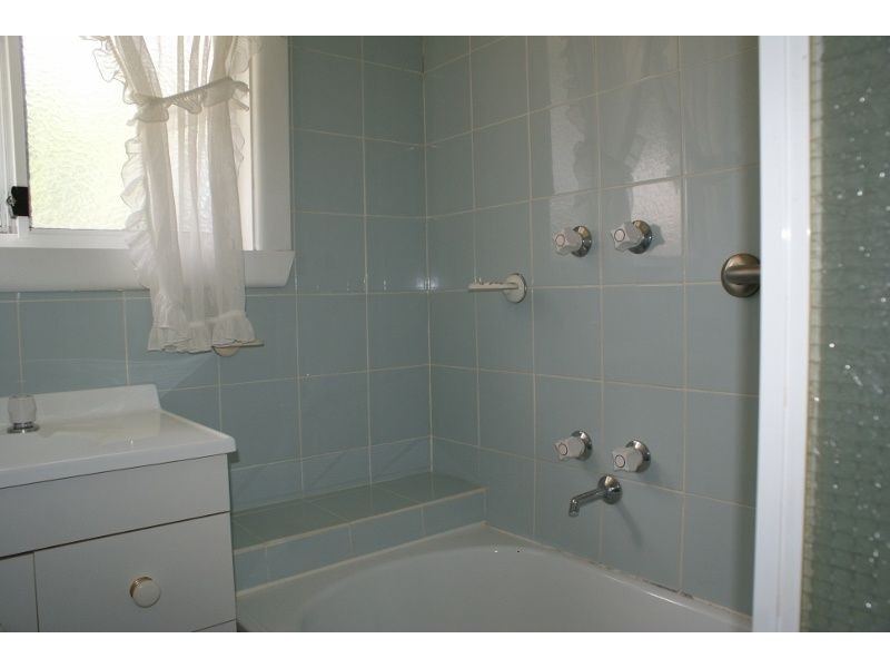 13 Elizabeth Street, Moe VIC 3825