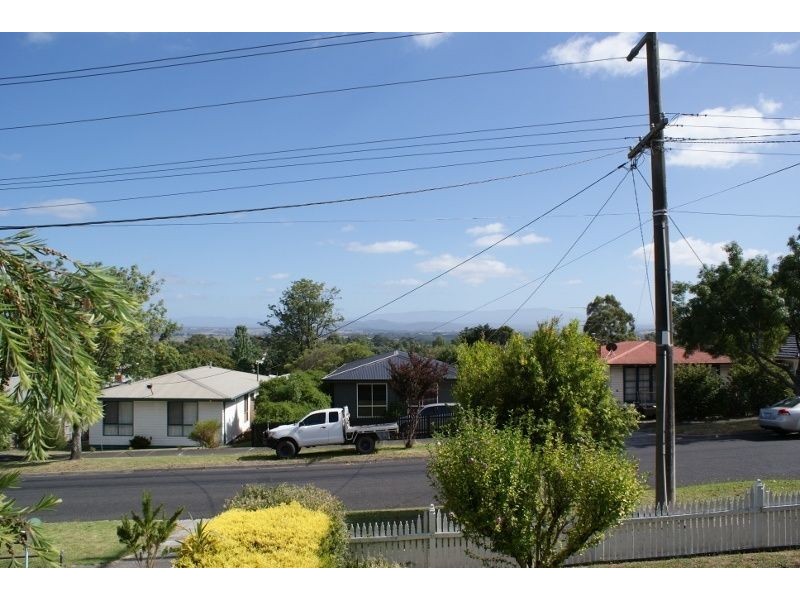 13 Elizabeth Street, Moe VIC 3825