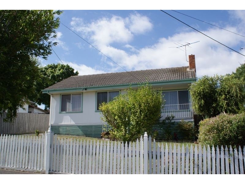 13 Elizabeth Street, Moe VIC 3825