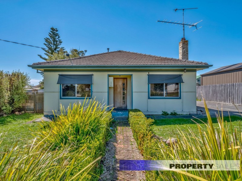 34 Law Street, Newborough VIC 3825