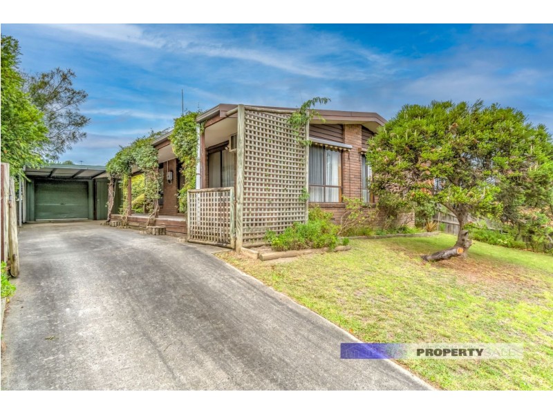 26 Dinwoodie Drive, Newborough VIC 3825