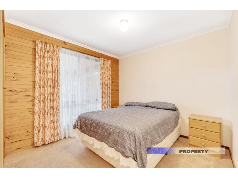 26 Dinwoodie Drive, Newborough VIC 3825