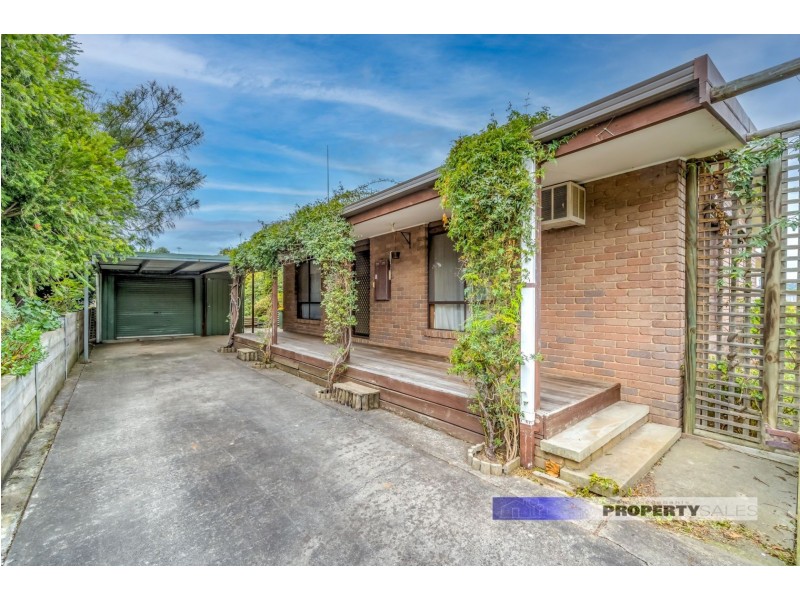 26 Dinwoodie Drive, Newborough VIC 3825