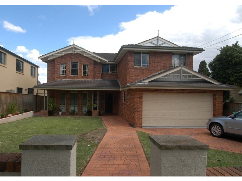 32 Kingston Ave, Concord NSW 2137