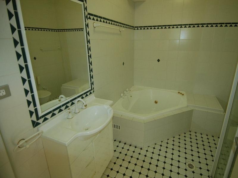 8/7-9 Hombush Road, Strathfield NSW 2135