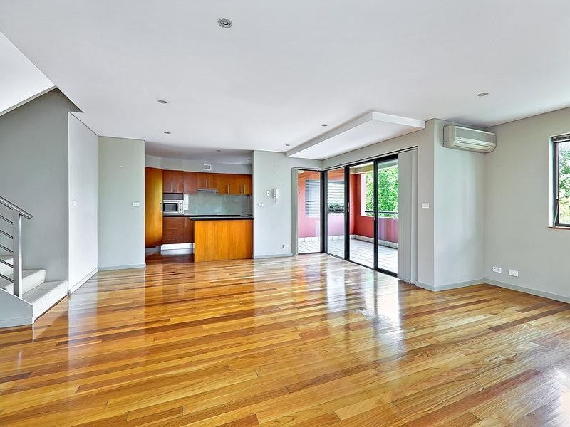 8/25 Blaxland. Road, Rhodes NSW 2138