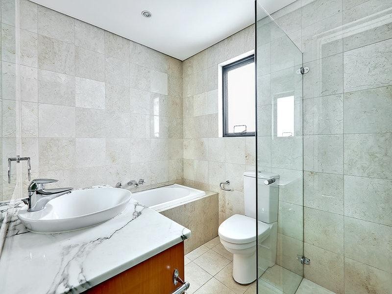 8/25 Blaxland. Road, Rhodes NSW 2138