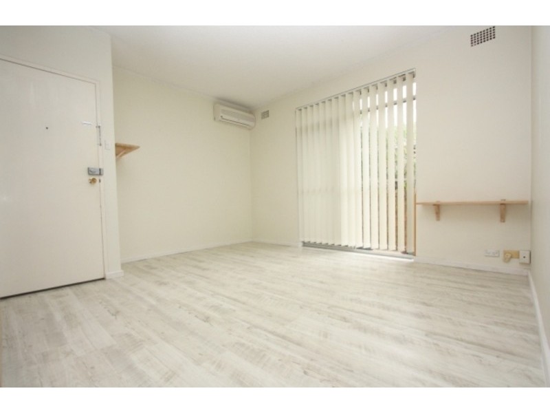 8/10 Bank Street, Meadowbank NSW 2114