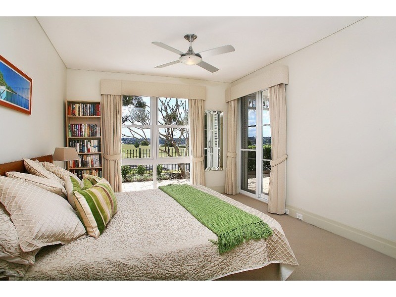 12/4 Admiralty Drive, Breakfast Point NSW 2137