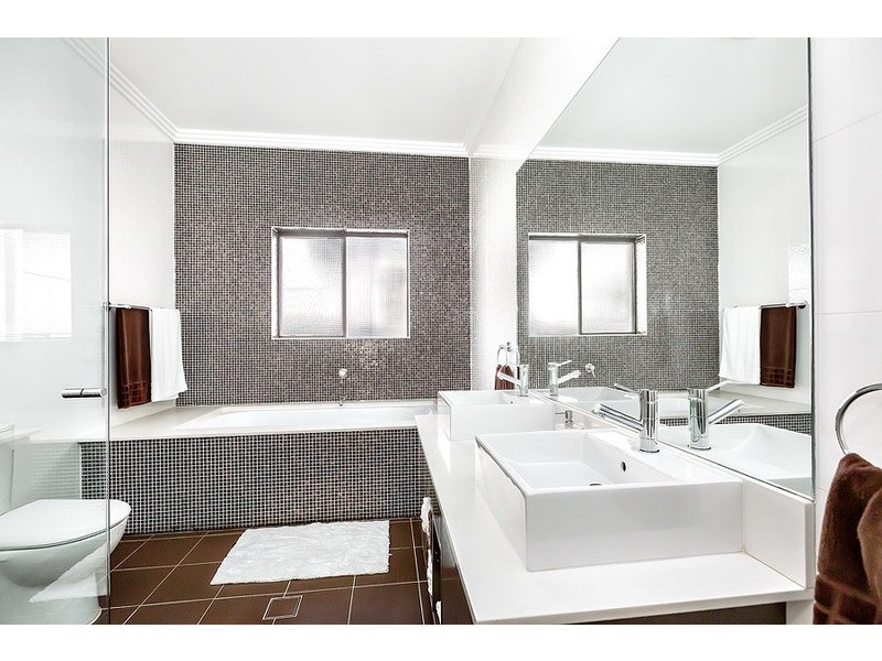 8 Edward Street, Concord NSW 2137