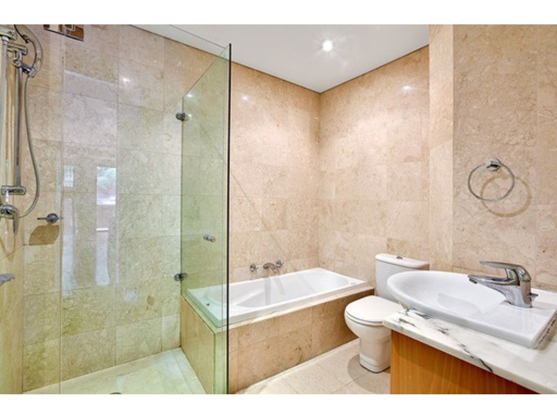 2/25 Blaxland Road, Rhodes NSW 2138