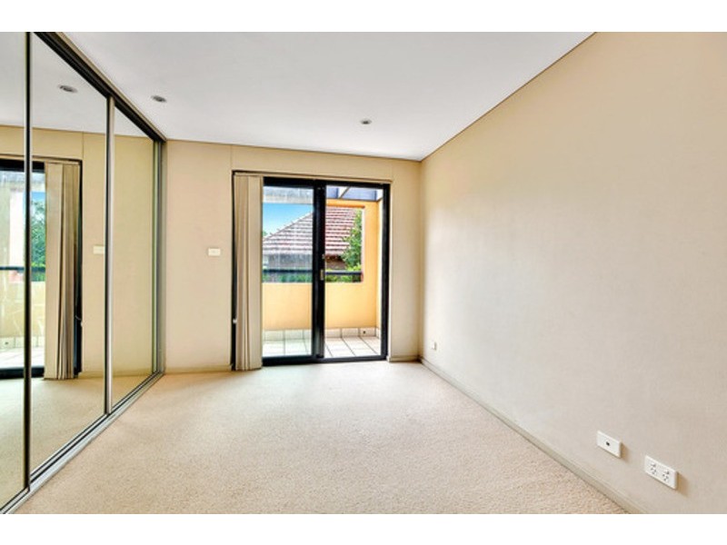 2/25 Blaxland Road, Rhodes NSW 2138