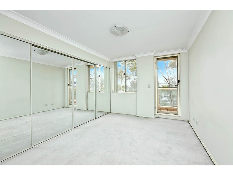 205/10 Wentworth Dr, Liberty Grove NSW 2138